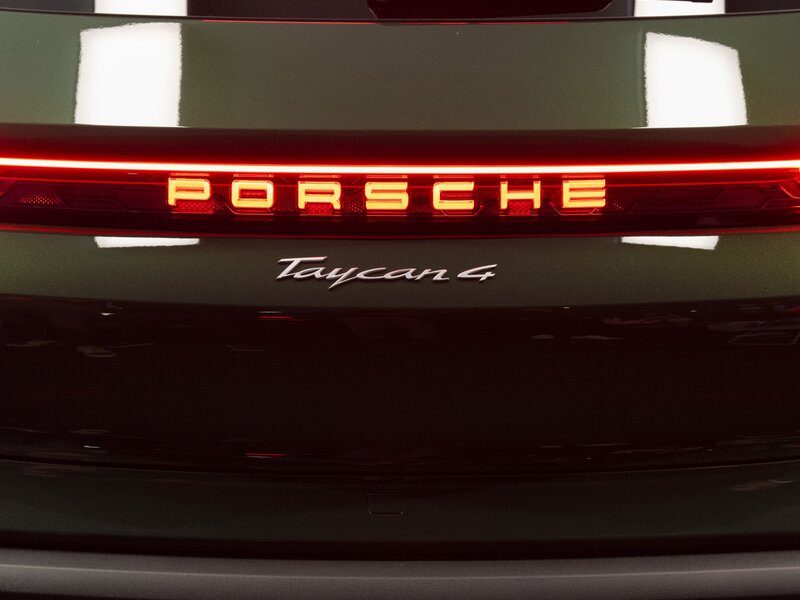 Presentazione Nuova Taycan - Centro Porsche Milano Nord