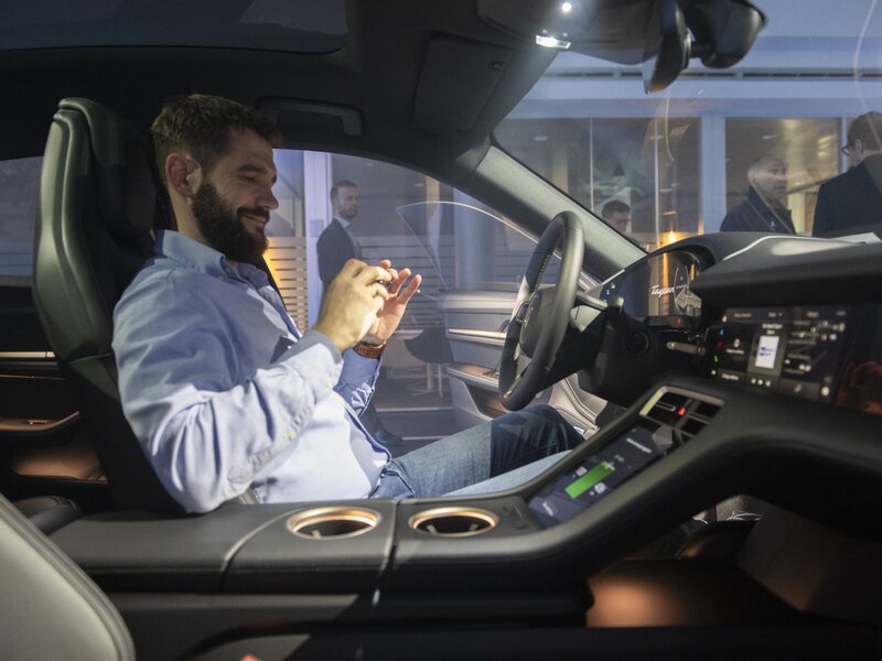 Presentazione Nuova Taycan - Centro Porsche Milano Nord
