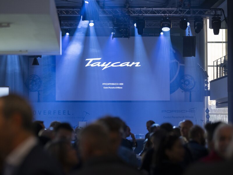 Presentazione Nuova Taycan - Centro Porsche Milano Nord