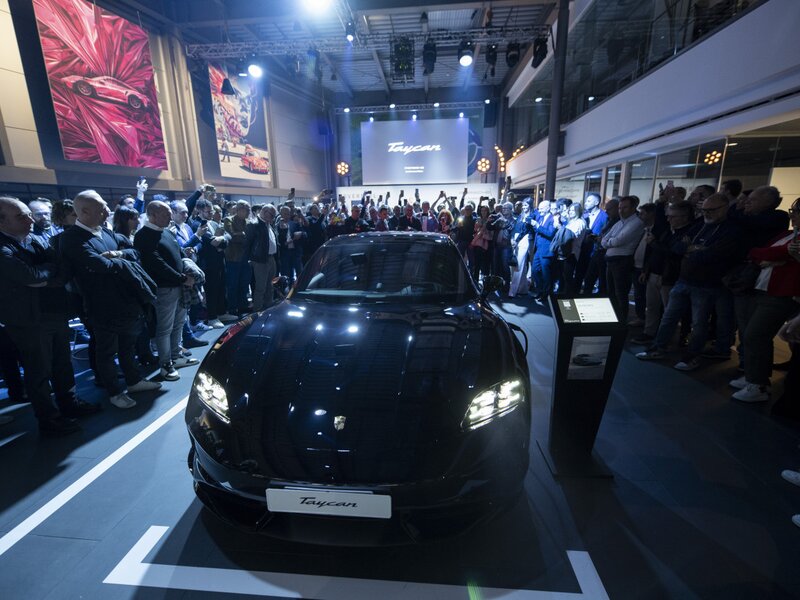 Presentazione Nuova Taycan - Centro Porsche Milano Nord