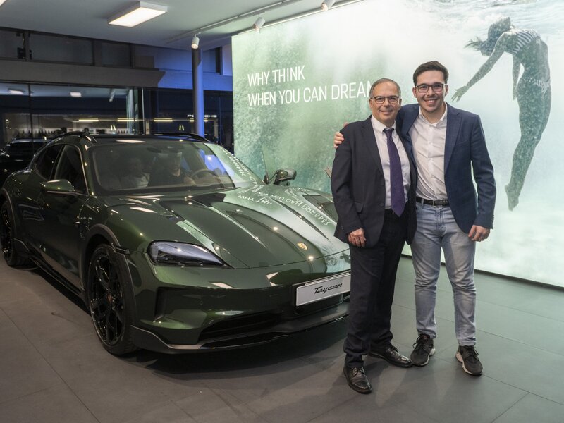 Presentazione Nuova Taycan - Centro Porsche Milano Nord