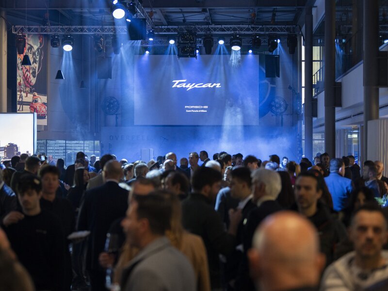 Presentazione Nuova Taycan - Centro Porsche Milano Nord